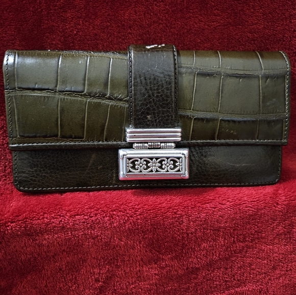 Brighton Dark Green Leather Wallet - Picture 2 of 11